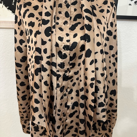 Animal print button down blouse with tie - Picture 7 of 9
